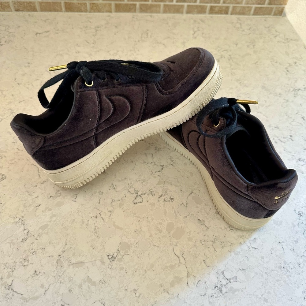 Nike Air Force 1 Low '07 Premium 'Black Velour' | Size 4.5 - Picture 2 of 9